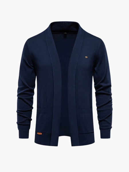 Modelo elegante de cardigan verde oliva, design old money com bolsos discretos e acabamento premium. algodão puro premium