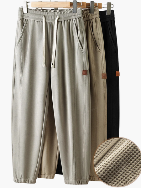 Calça masculina waffle cinza estilo Old Money para outono e inverno.