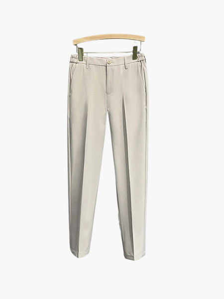 Calça social com cintura elástica e design clássico, ideal para uso diário sofisticado