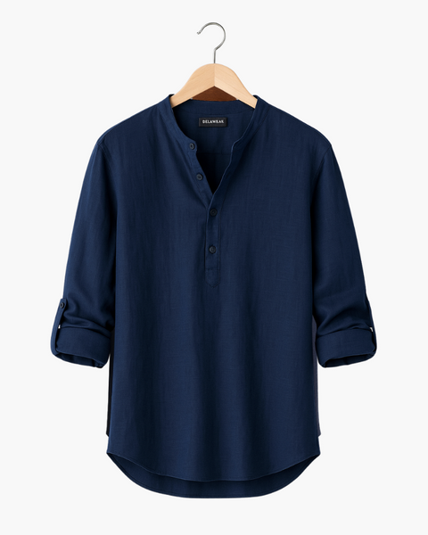 Camisa de manga longa em linho e algodão com corte leve e gola henley, ideal para homens com estilo refinado.