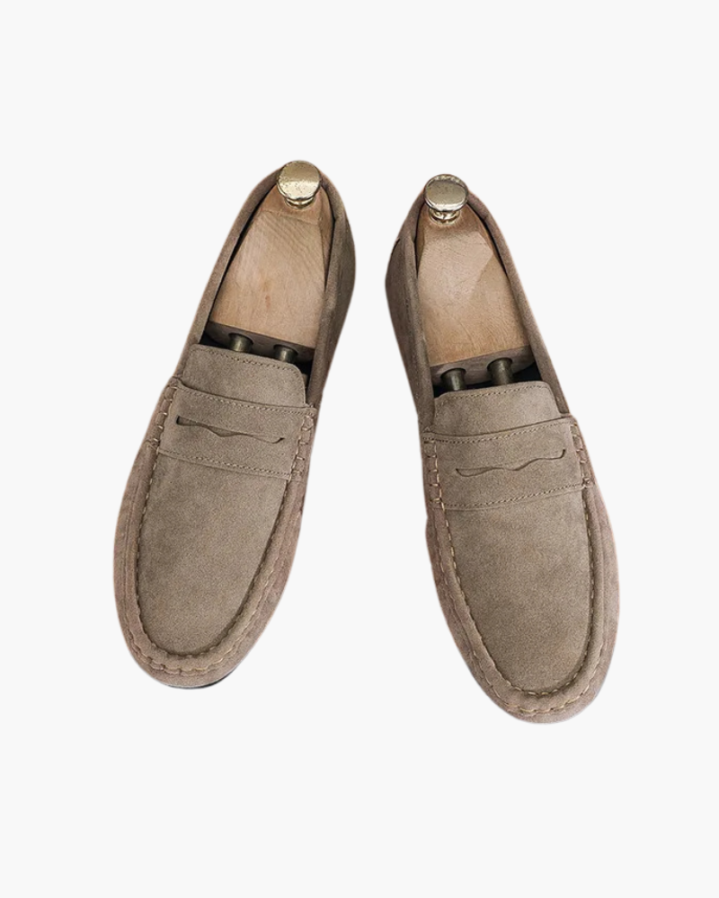 Mocassim masculino com acabamento impecável e estilo europeu