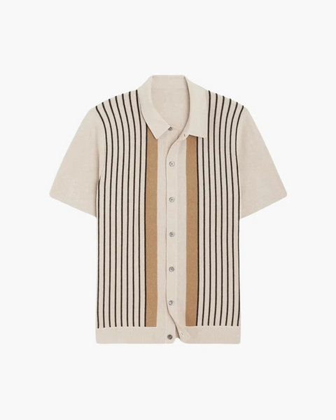 Camisa polo masculina listrada com gola estruturada. Estilo clássico old money com elegância de verão.