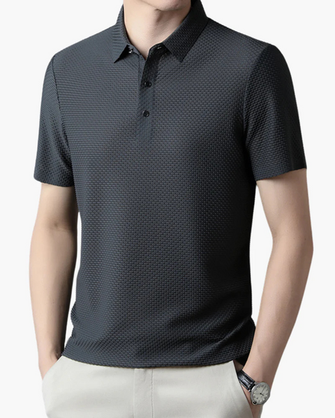 Camisa polo ideal para dias quentes com design europeu atemporal
