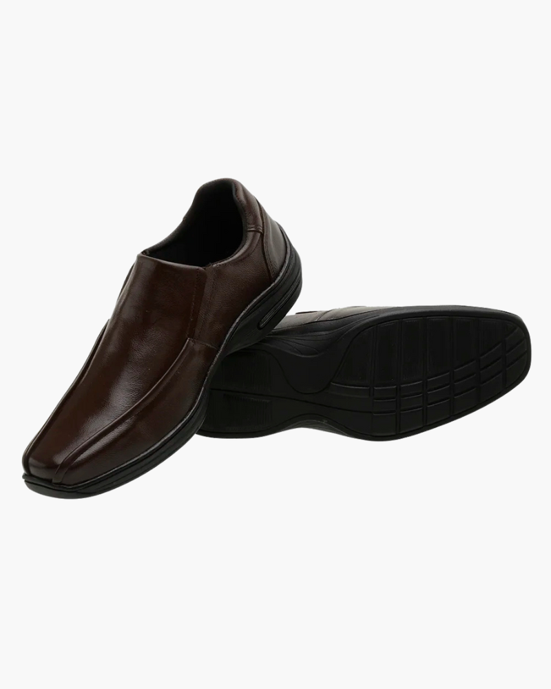 Sapato masculino preto de couro legítimo, com estilo clássico Old Money.
