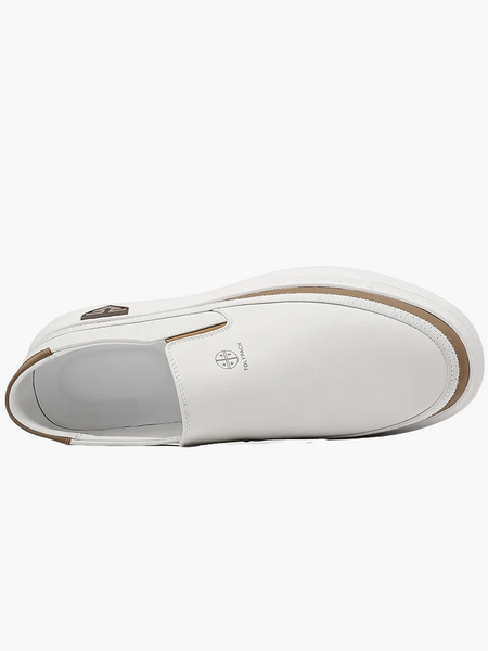 Mocassim retrô feito à mão, pensado para o estilo old money moderno.